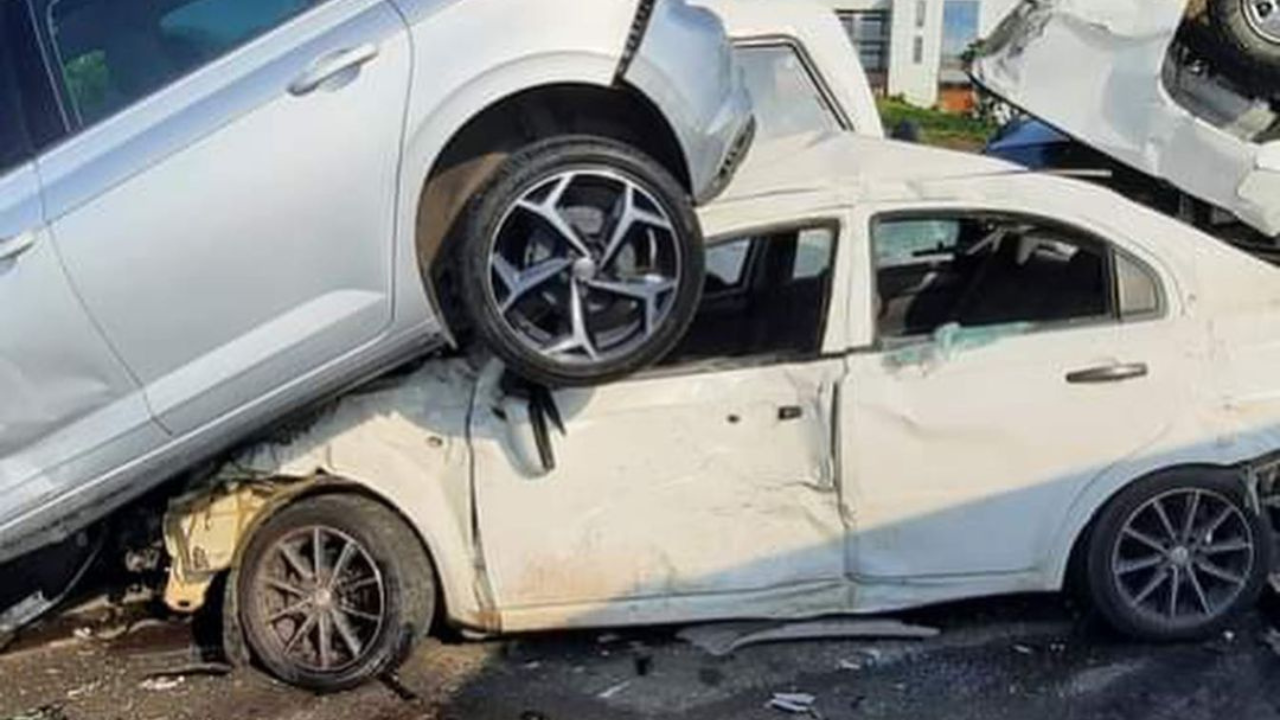 M41 Crash Involving Multiple Cars