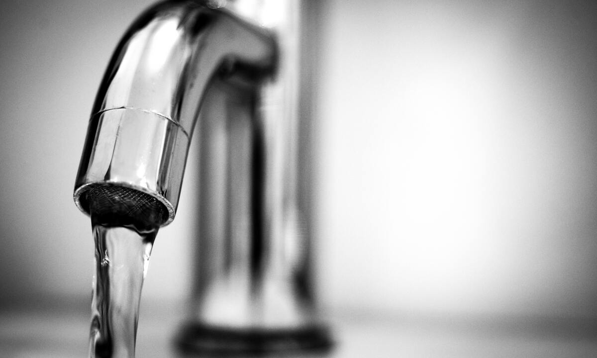 Skitterphoto -Joburg loses half its water, costing billions
