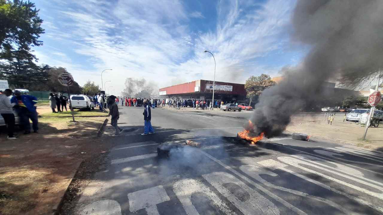 Gauteng municipal workers protested