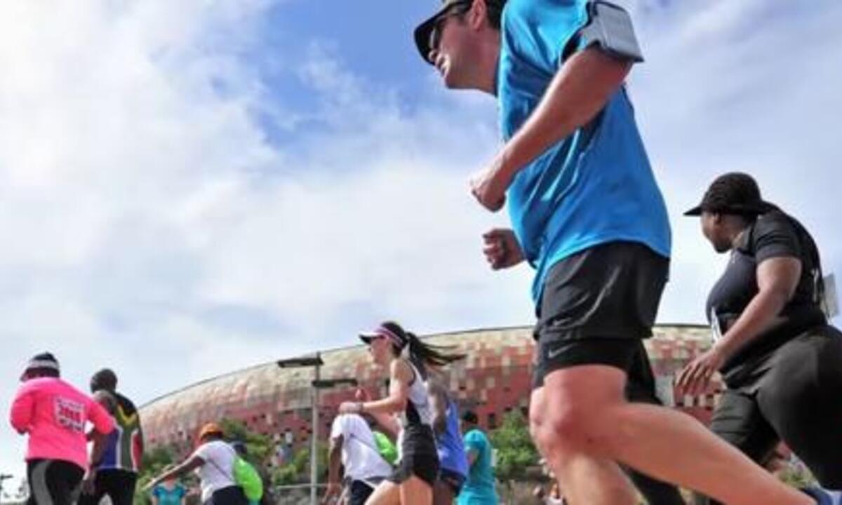 South African marathon runners -Photo: Facebook / @eNCAnews