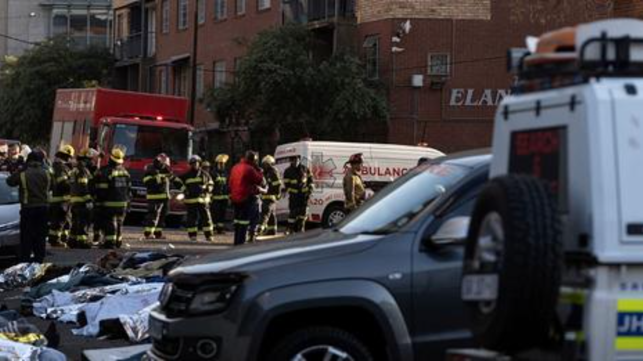 Emergency services at the scene of the fatal fire in the Joburg CBD