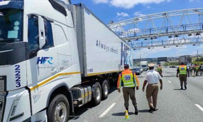 jhb motorist will not have to pay bills at roadblocks