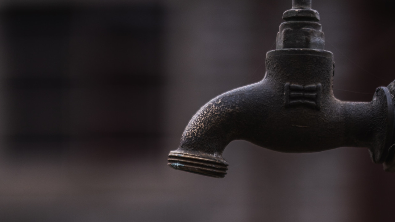 DA called for action concerning the water outages