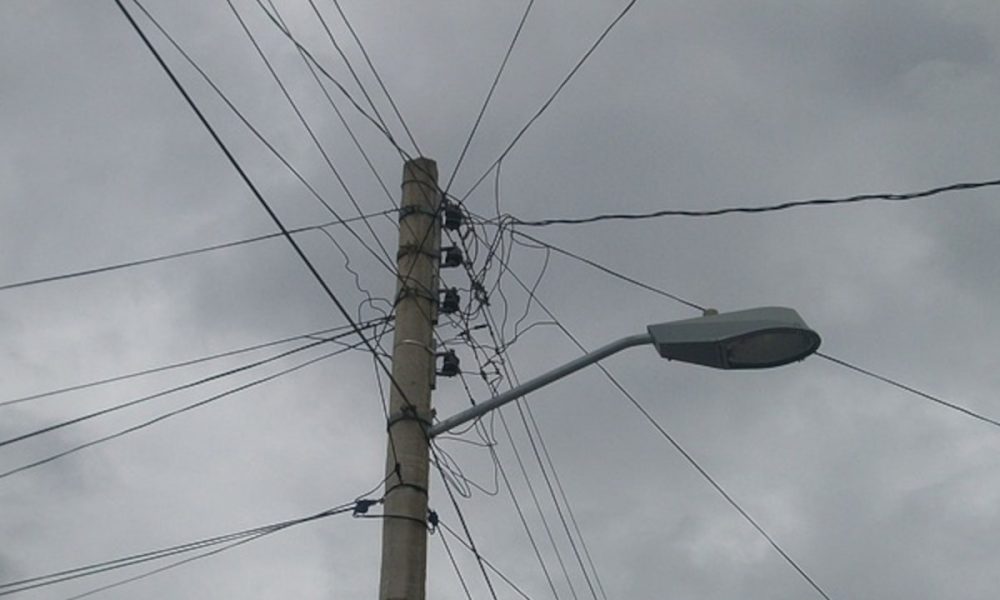 thieves are targeting street light poles