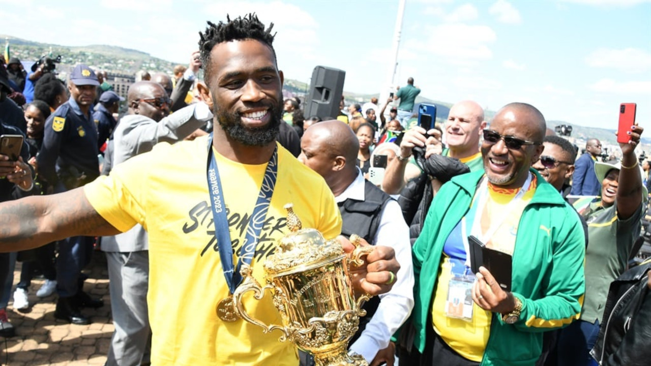 Siya Kolisi delivers powerful message