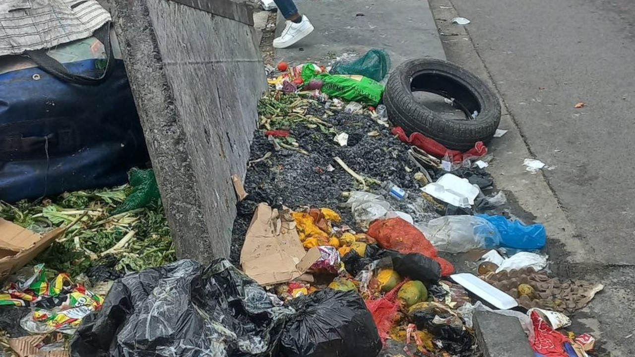 waste outside Alexandra Magistrate’s Court