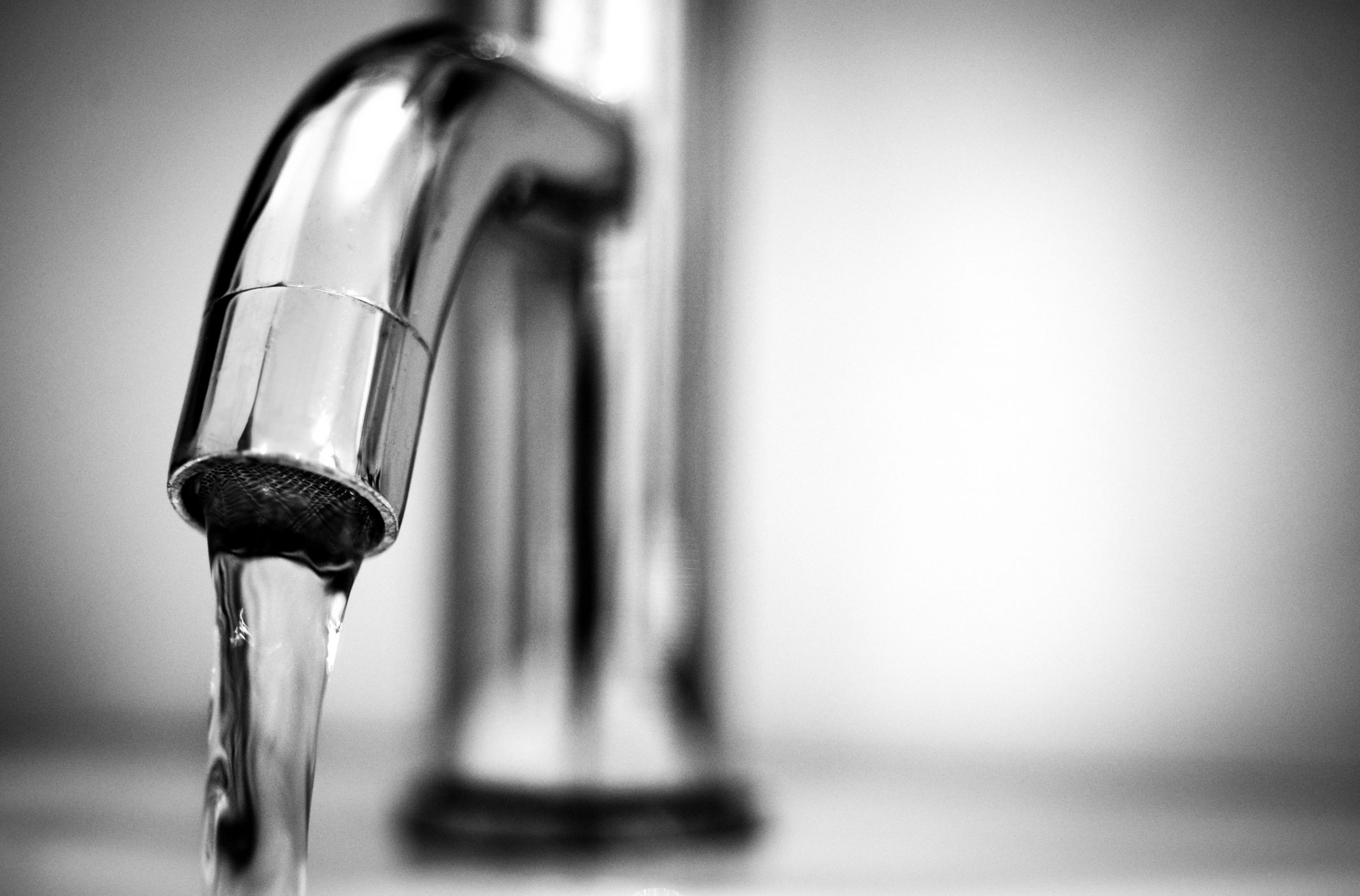Tap water in Johannesburg, clean water in South Africa, water filtration systems in Jozi, safe drinking water in 2025, municipal water quality, EcoPro filter, Ultra filter, aging water infrastructure, chlorine in tap water, taste and odor in Johannesburg tap water, Vaal Dam water source, water treatment in Johannesburg, South Africa water safety, PFAS and microplastics concerns, Blue Drop report findings, Joburg ETC