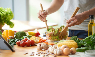 meal prep containers, batch cooking Johannesburg, freezer-friendly meals, quinoa and chicken bowls, paper towel veggie storage, local sauce ideas, Joburg ETC