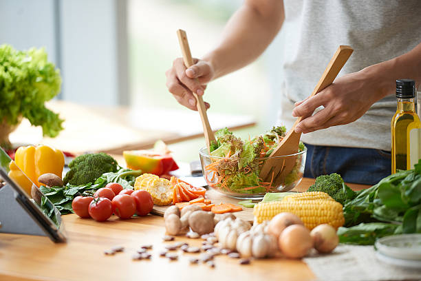 meal prep containers, batch cooking Johannesburg, freezer-friendly meals, quinoa and chicken bowls, paper towel veggie storage, local sauce ideas, Joburg ETC