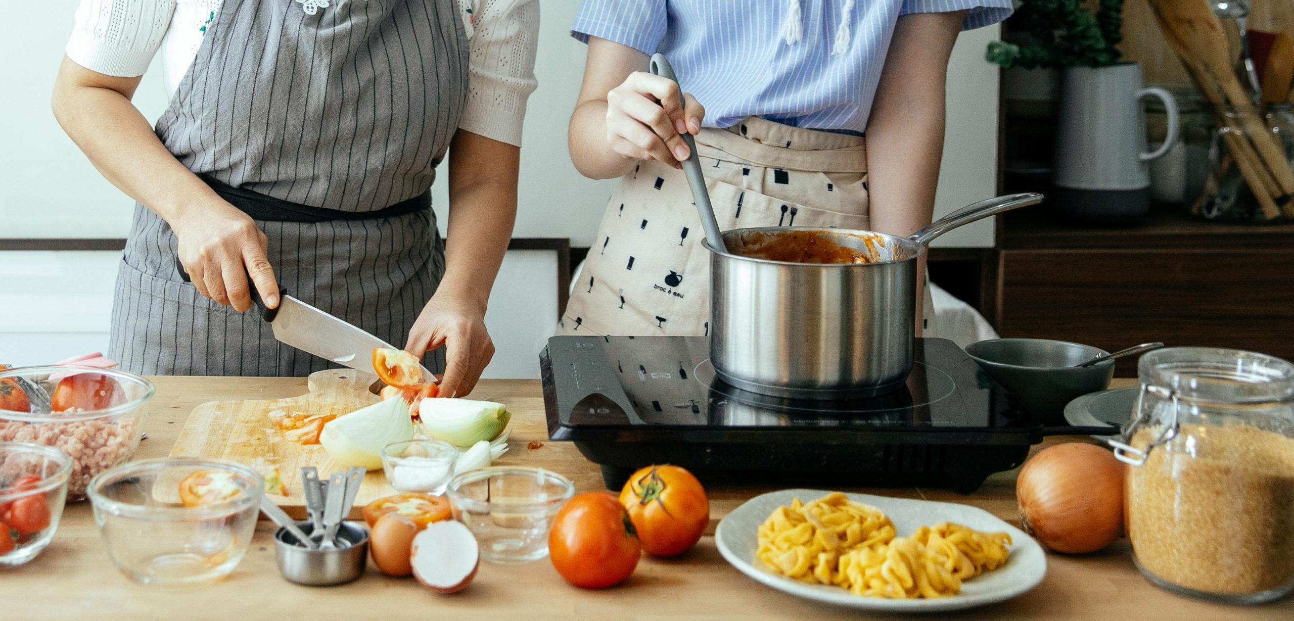 Italian cooking class Johannesburg, Vitality HealthyFood Studio Sandton, cooking bruschetta Caprese, hands-on arancini workshop, beef Braciole recipe Joburg, pasta aglio e olio cooking class, panna cotta dessert class, foodie experiences Sandton, culinary date night Joburg, Joburg ETC