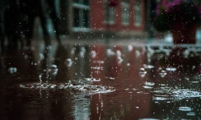 Wet roads Joburg, safe driving tips South Africa, aquaplaning vehicle, car in floodwater, tyre grip in rain, M1 traffic in storm, driving slow in rain, Joburg storms, Joburg ETC