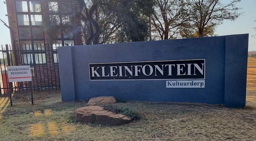 Kleinfontein settlement, whites-only Afrikaner community, Tshwane demolition threat, Pretoria news, Afrikaner identity, land use zoning, South African controversy, Joburg ETC