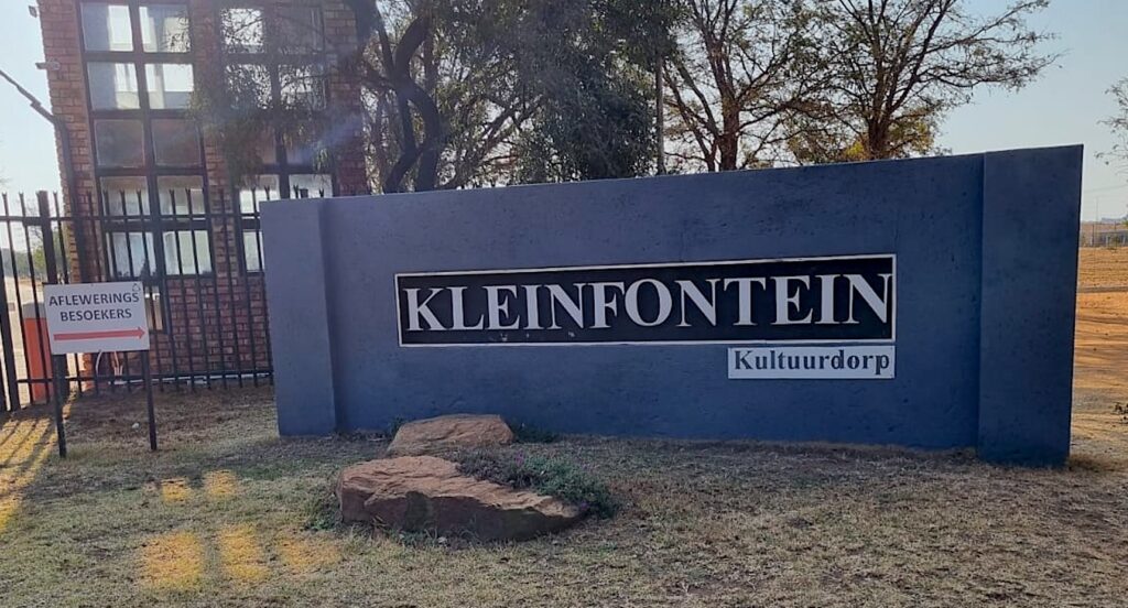 Kleinfontein settlement, whites-only Afrikaner community, Tshwane demolition threat, Pretoria news, Afrikaner identity, land use zoning, South African controversy, Joburg ETC