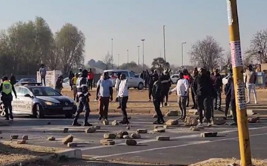 Pimville Maponya Mall closure, Soweto taxi-e-hailing violence, driver killed in attack, community protest, vehicles torched, SANTACO calls for regulation, NLTA enforcement delays, Gauteng MEC mediation, public transport unrest, Joburg ETC