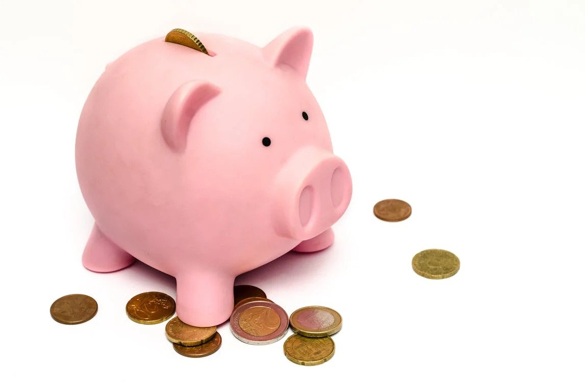 Johannesburg money saving tips, automate savings, stokvel contributions, lift club transport, budget meal planning, reduce utility bills, debt repayment strategy, local savings culture, Joburg ETC