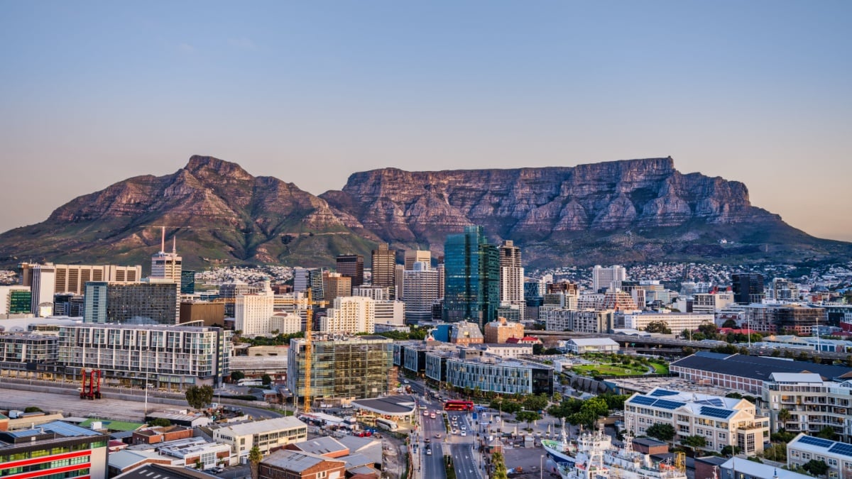 businesses leaving Gauteng 2025, Western Cape property investment, Hyprop Investments Table Bay Mall, Growthpoint Bayside Mall redevelopment, Johannesburg service failures, Gauteng water and power crisis, Joburg ETC