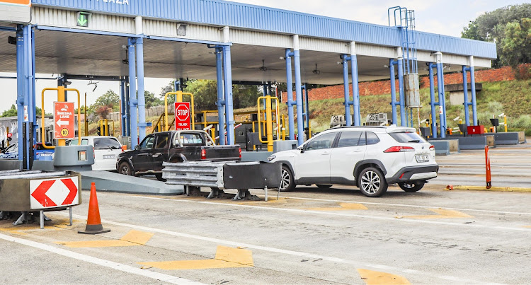 tap to pay toll gates South Africa, Sanral toll plaza payment, contactless card at toll gate, Bakwena N1 toll road payment, N4TRAC digital wallet toll gate, South African toll gate upgrade, Joburg ETC
