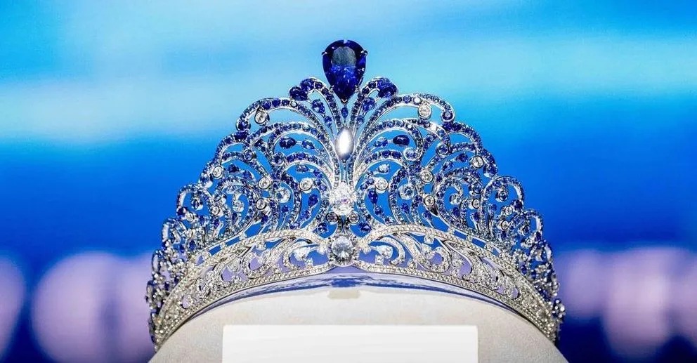South Africa Miss Universe 2025, Miss SA withdrawal, Miss SA pageant changes, Basetsana Kumalo leadership, Peggy-Sue Khumalo co-chair, Zozibini Tunzi natural hair, Demi-Leigh Tebow crown, Margaret Gardiner Miss Universe, Joburg ETC
