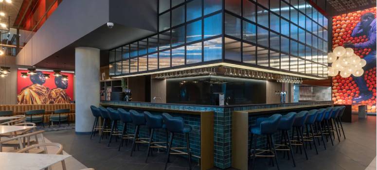OUI Bar & KTCHN, Radisson RED Rosebank, Johannesburg restaurant, Rosebank dining, Chef Genghis San, hotel bar Joburg, Oxford Parks restaurant, Joburg ETC