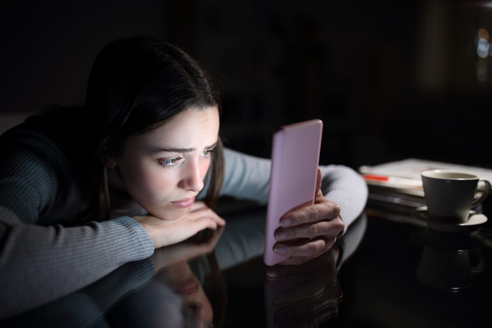 social media bullying South African teen smartphone, parent talking with child about online safety South Africa, gathering evidence cyberbullying screenshots South Africa