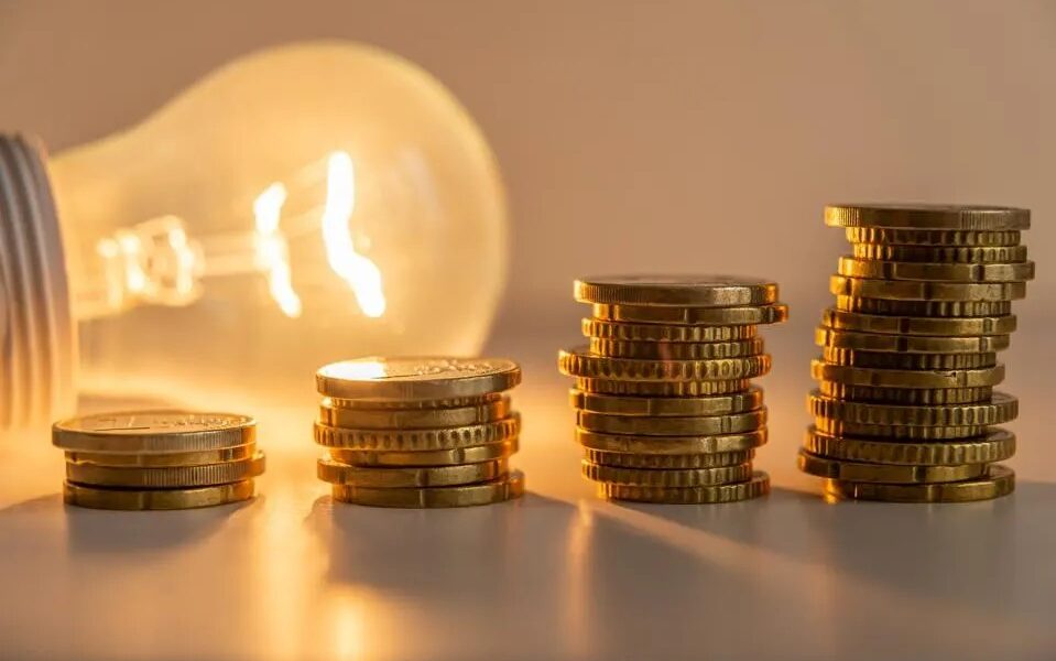 prepaid electricity units, R200 electricity estimate, Johannesburg electricity costs, Eskom tariff blocks, City Power fixed charge, South African household electricity, prepaid meter tips, Joburg ETC