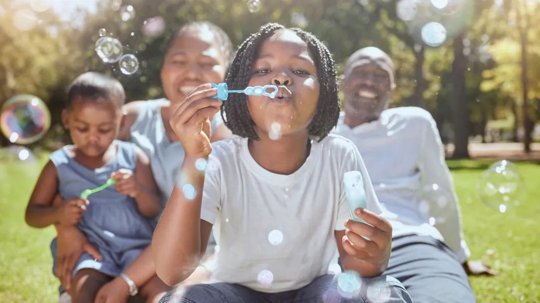 family friendly Rosebank activities, kids activities Rosebank, The Zone Rosebank family fun, Museum of Illusions Johannesburg, Rosebank Sunday Market families, Joburg ETC