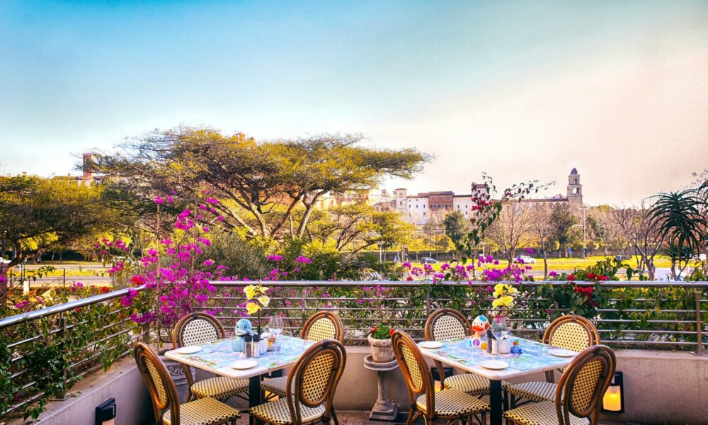 Hidden gems Fourways, secret cafes Fourways, Fourways restaurants, Fourways shopping, local Joburg cafes, garden cafe Johannesburg, bookshop cafe Fourways, Joburg ETC