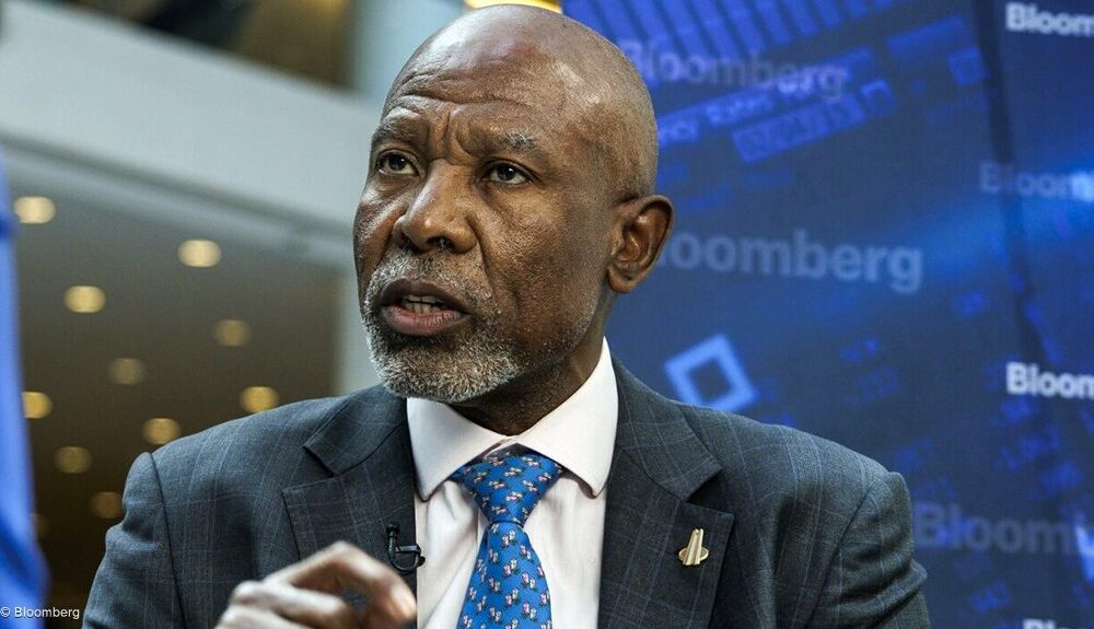 South African Reserve Bank building Pretoria, repo rate South Africa 2026, interest rate cut announcement SA, rand appreciation 2026, gold and platinum exports South Africa, household debt South Africa, inflation target 3 percent SA, Joburg ETC