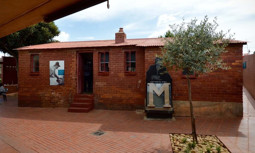 Free weekend cultural experiences Johannesburg 2026, Vilakazi Street Soweto heritage, Hector Pieterson Memorial Soweto, Constitution Hill Braamfontein Constitutional Court, Johannesburg Art Gallery Joubert Park, Wits Art Museum Braamfontein, Goodman Gallery Parkwood exhibitions, Rosebank Sunday Market rooftop, Maboneng Precinct street art, Victoria Yards artist studios, The Wilds Nature Reserve city views, James Hall Museum of Transport La Rochelle, Northcliff Hill sunset Johannesburg, Joburg ETC