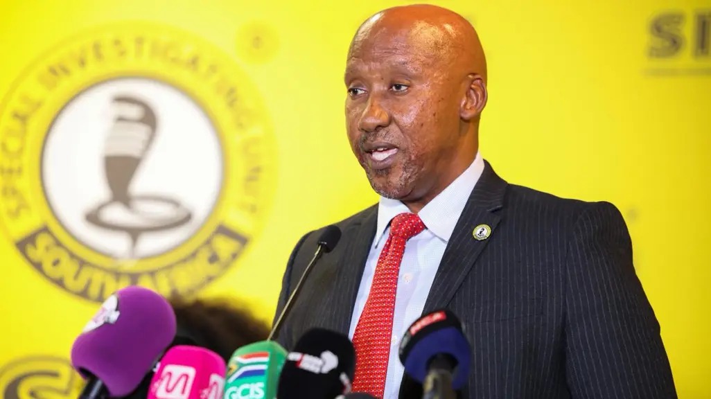 Home Affairs corruption South Africa, SIU visa investigation, asylum seeker permit fraud, Leonard Lekgetho SIU, Leon Schreiber Home Affairs, Refugee Reception Office raids, R500 visa bribes South Africa, Government of National Unity reforms, Joburg ETC