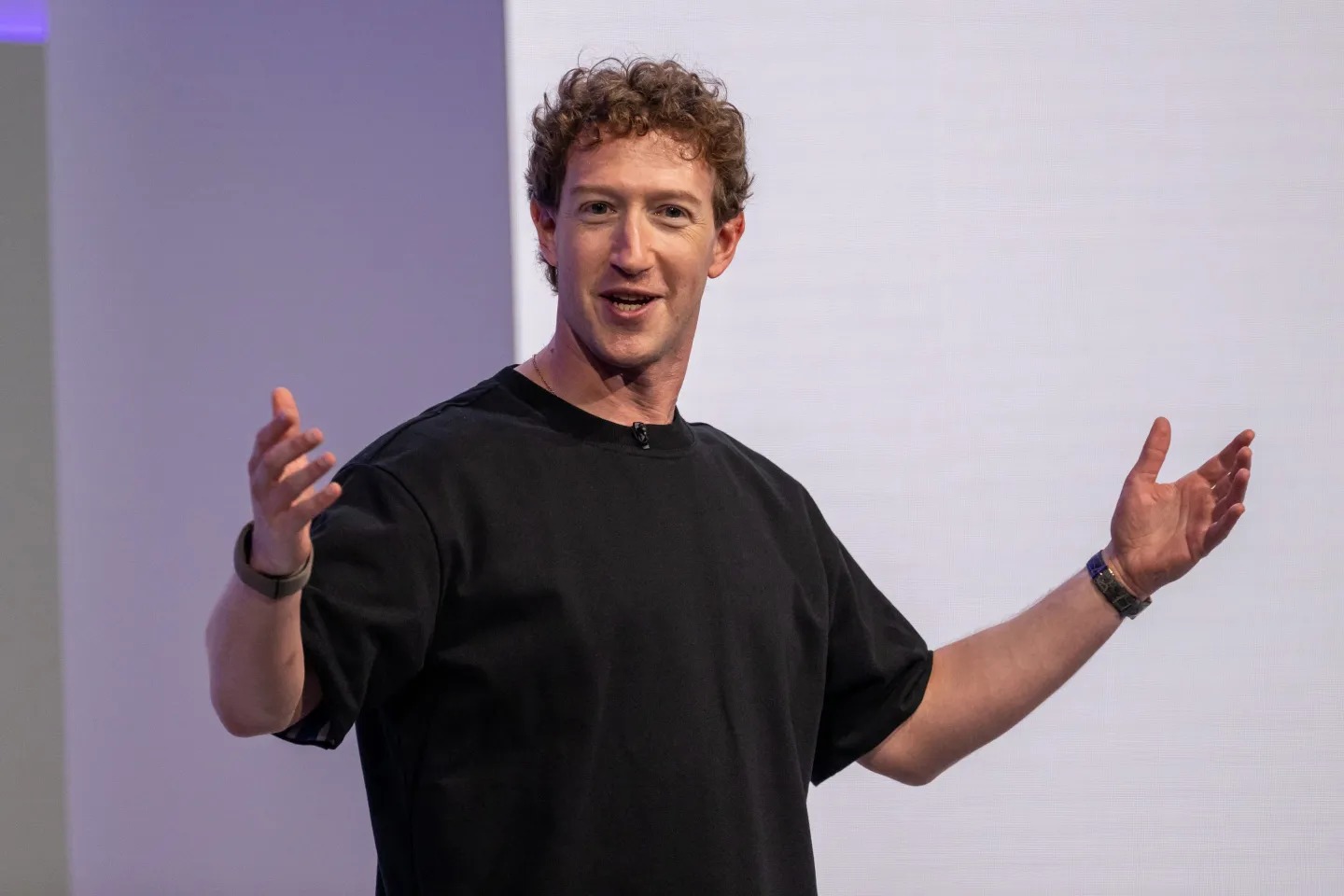 Mark Zuckerberg 2026, Meta CEO courtroom, Los Angeles Meta trial, Instagram teen mental health debate, Facebook engagement metrics, Mark Zuckerberg meme culture, Meta headquarters branding, social media addiction concerns, tech industry controversy, Joburg ETC
