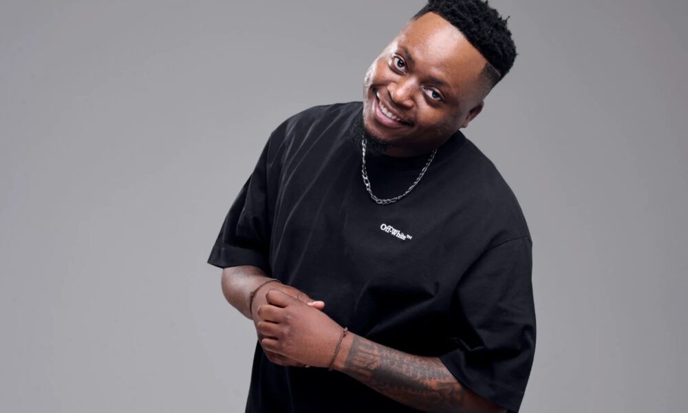 Kelvin Momo amapiano artist, Kelvin Momo performance South Africa, amapiano DJ Johannesburg, Kelvin Momo live set, South African music scene 2026, Kelvin Momo fans concert crowd, amapiano international tour, Kelvin Momo studio vibe, Johannesburg nightlife amapiano, Kelvin Momo portrait, Joburg ETC