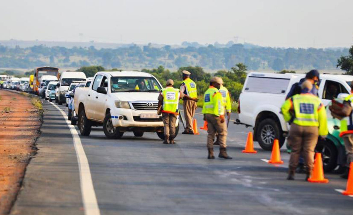 Gauteng transport crackdown vehicles, minibus taxi inspection Johannesburg, unsafe taxis removed Gauteng roads, Gauteng Transport Inspectorate operation, RTMC traffic stop Gauteng, defective taxis road safety South Africa, scholar transport inspection Gauteng, Johannesburg traffic enforcement operation, unroadworthy vehicles Gauteng crackdown, taxi road safety checks Johannesburg, Joburg ETC