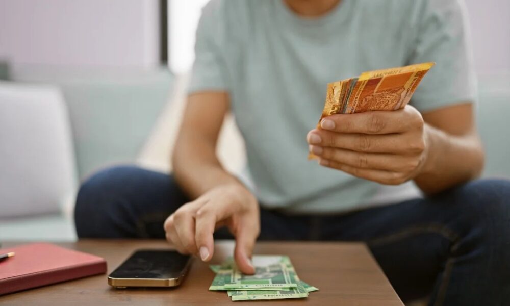 rich in South Africa, South Africa wealth benchmark, Sean Peche South Africa, South African salary levels, top 10 percent earners South Africa, top 1 percent South Africa, wealth inequality South Africa, how much to be rich in South Africa, South Africa income and assets, personal finance South Africa, staying wealthy South Africa, investing and diversification South Africa, Joburg ETC