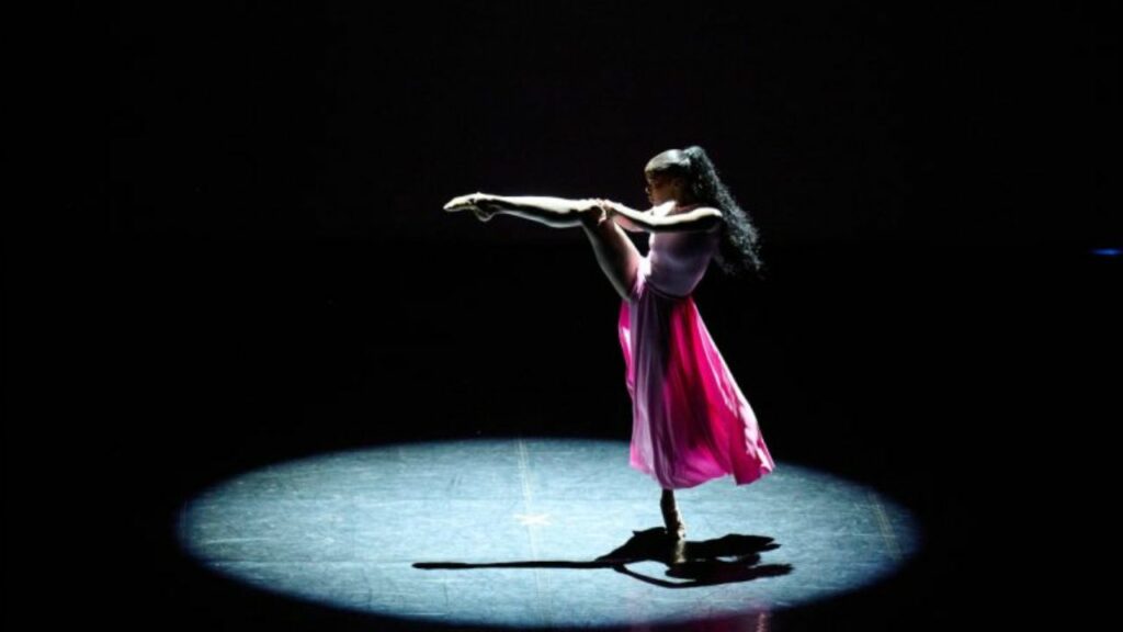 DEBUT DANCER