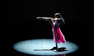 DEBUT DANCER