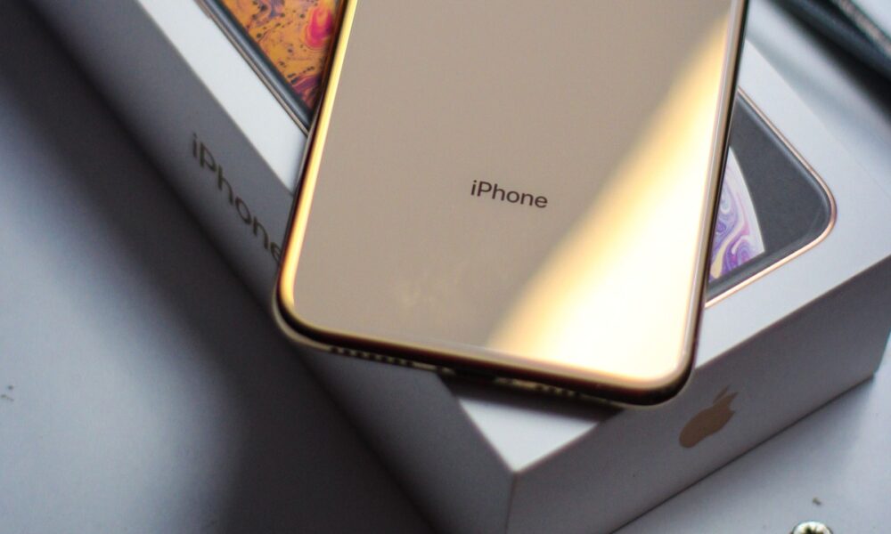 Apple goes after SA firm over fake iPhones seized at OR Tambo